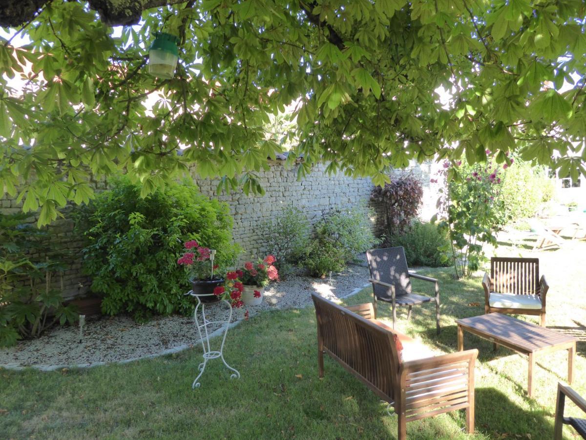 La Madeleine Bed & Breakfast La Jarrie ภายนอก รูปภาพ